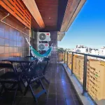 Incrível sala e quarto com varanda e vista para o mar de Ipanema
