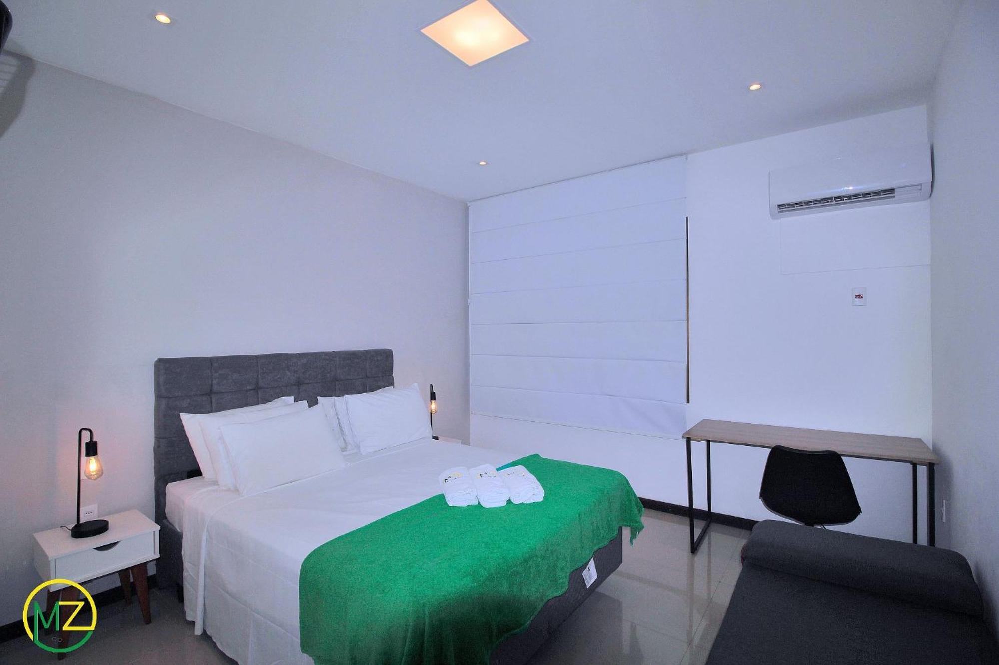 Incrivel Sala E Com Varanda Em Ipanema